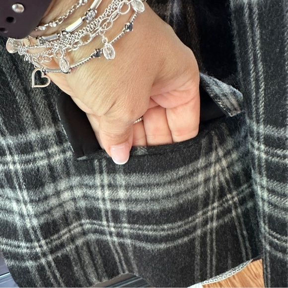 Jones New York Black Plaid Wool Blend Zip Jacket – Size 6 - Picture 13 of 16